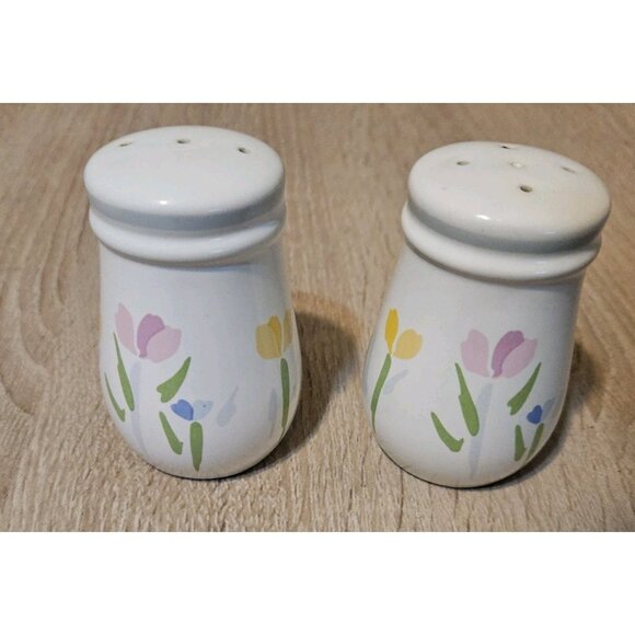 Studio Nova Villager Salt & Pepper Shakers 90's Pastel Floral White Ceramic - Picture 1 of 4